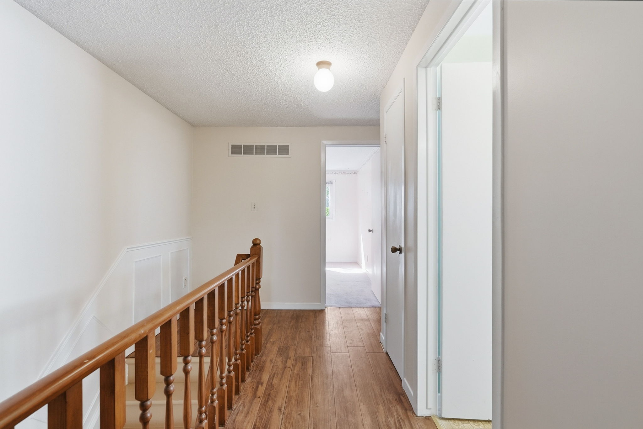 86-web-or-mls-90-Samantha Frank - 471 Knightsbridge Crescent_