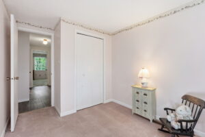 88-web-or-mls-94-Samantha Frank - 471 Knightsbridge Crescent_