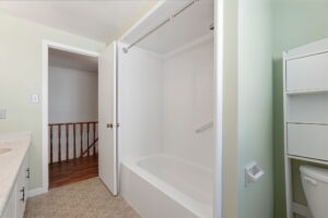91-web-or-mls-97-Samantha Frank - 471 Knightsbridge Crescent_