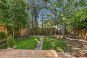 97-web-or-mls-104-Samantha Frank - 471 Knightsbridge Crescent_